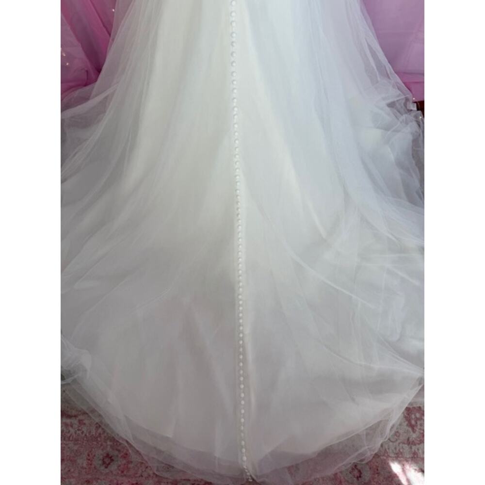 BRAND NEW WEDDING DRESS BY VERA WANG SIZE 2 NWT - Picture 5 of 13